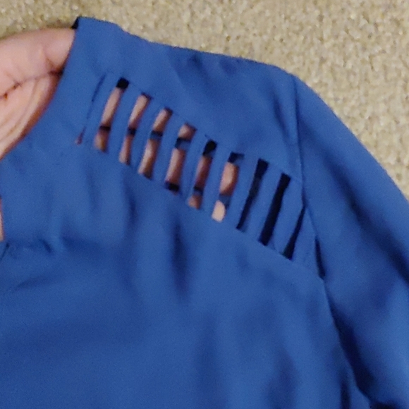 Maurice's large blue flowy blouse - Picture 2 of 5